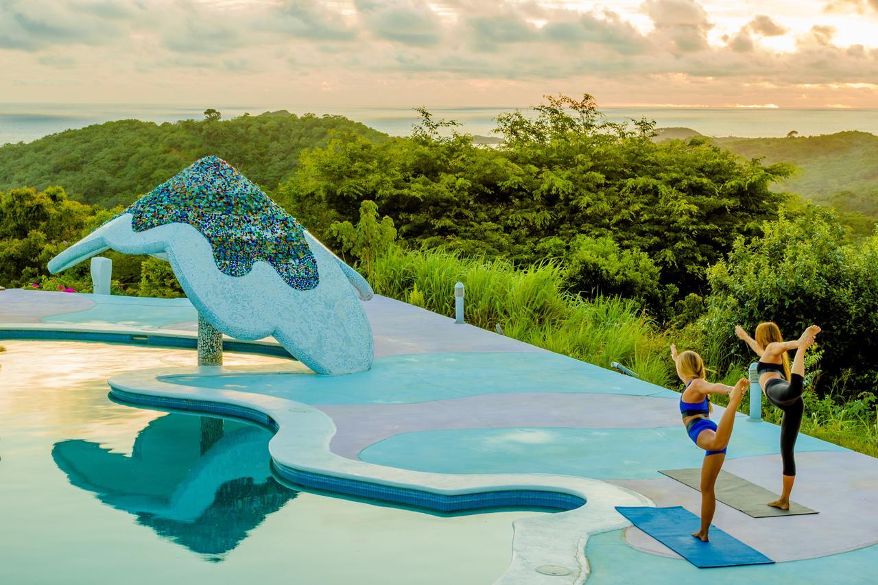 Two Brothers Surf Resort Tola Buitenkant foto