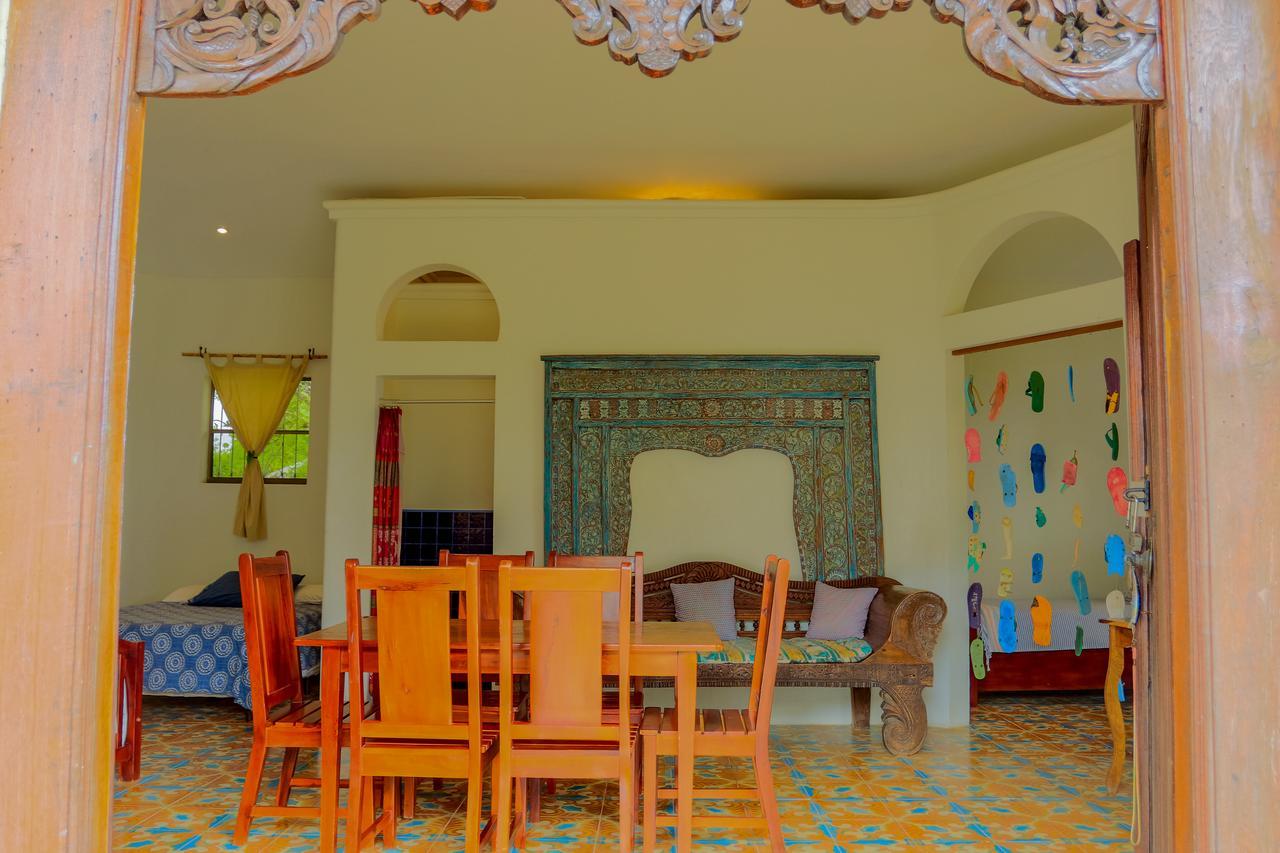 Two Brothers Surf Resort Tola Buitenkant foto