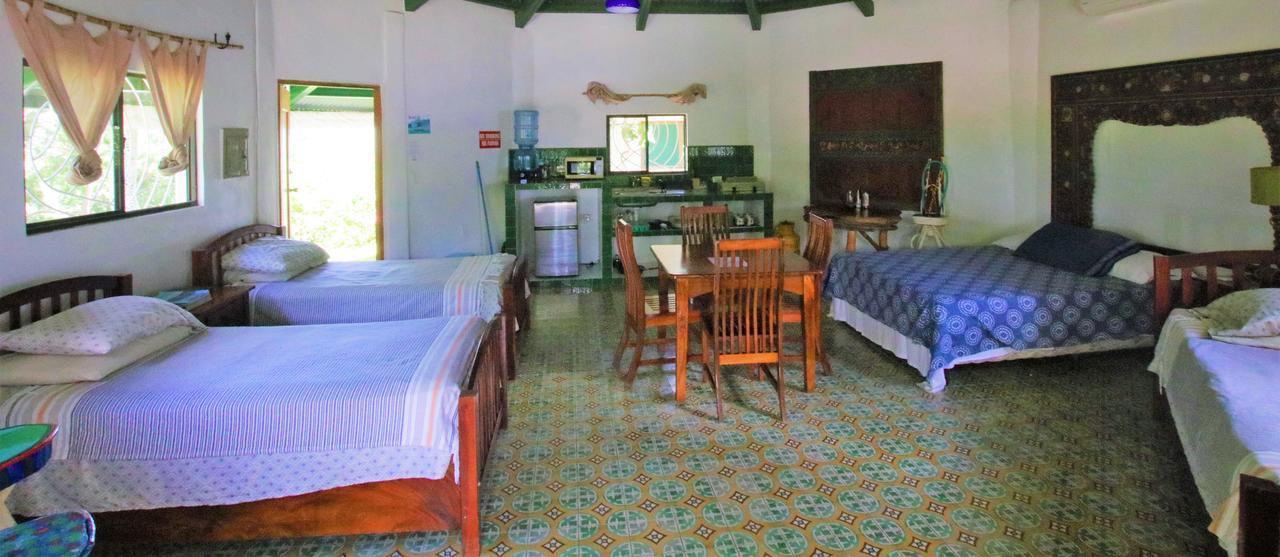Two Brothers Surf Resort Tola Buitenkant foto